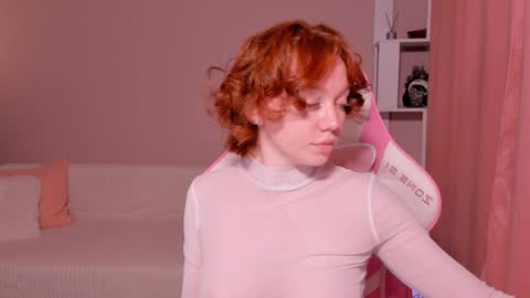 Snapshot of honeyautumn chatting on 01/05/25, 03:22 honeyautumn online show from 01/05/25, 03:22