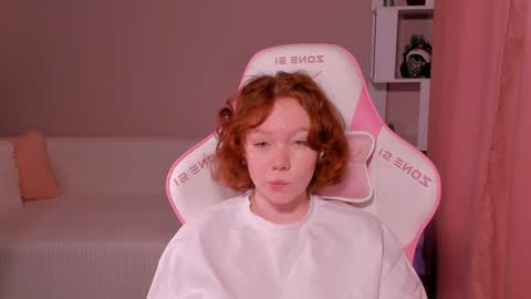 Snapshot of honeyautumn chatting on 01/10/25, 03:50 honeyautumn online show from 01/10/25, 03:50