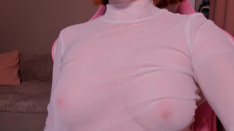 Snapshot of honeyautumn chatting on 01/16/25, 12:45 honeyautumn online show from 01/16/25, 12:45