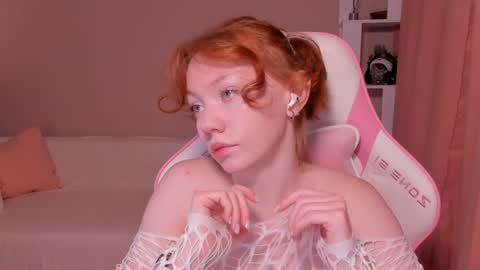 Snapshot of honeyautumn chatting on 01/31/25, 12:06 honeyautumn online show from 01/31/25, 12:06