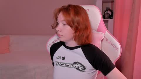 Snapshot of honeyautumn chatting on 02/06/25, 03:27 honeyautumn online show from 02/06/25, 03:27