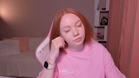 Snapshot of honeyautumn chatting on 03/01/25, 12:39 honeyautumn online show from 03/01/25, 12:39