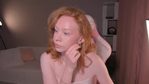 Snapshot of honeyautumn chatting on 09/09/25, 11:48 honeyautumn online show from 09/09/25, 11:48