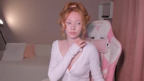 Snapshot of honeyautumn chatting on 10/02/25, 11:34 honeyautumn online show from 10/02/25, 11:34