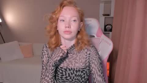 Snapshot of honeyautumn chatting on 10/04/25, 10:19 honeyautumn online show from 10/04/25, 10:19