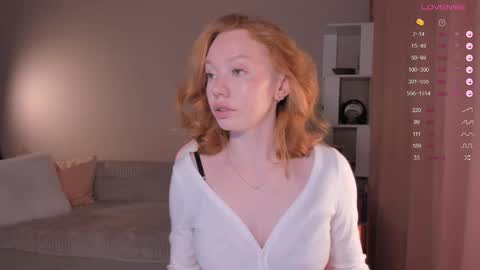 Snapshot of honeyautumn chatting on 10/16/25, 11:39 honeyautumn online show from 10/16/25, 11:39