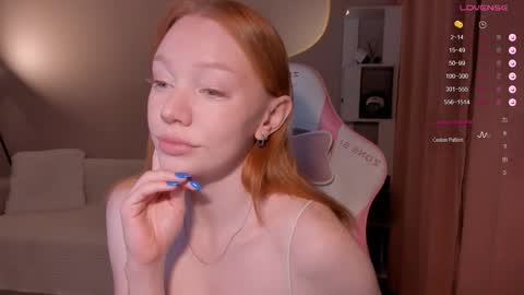 Snapshot of honeyautumn chatting on 11/24/25, 09:25 honeyautumn online show from 11/24/25, 09:25