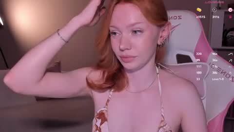 Snapshot of honeyautumn chatting on 06/11/26, 07:56 honeyautumn online show from 06/11/26, 07:56