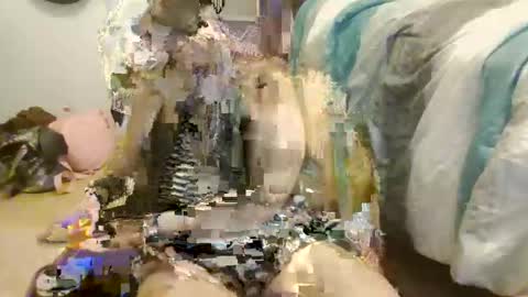 Snapshot of honeybear19 chatting on 10/23/25, 06:50 HoneyBear online show from 10/23/25, 06:50