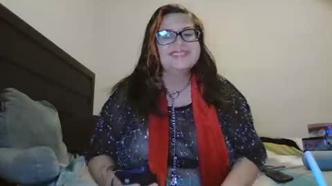 Snapshot of honeybear19 chatting on 12/22/25, 05:21 HoneyBear online show from 12/22/25, 05:21