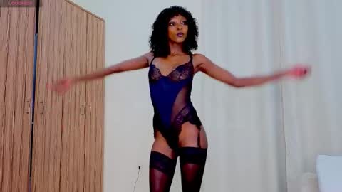 Snapshot of honeybloom_26 chatting on 02/04/26, 04:07 Keisha online show from 02/04/26, 04:07