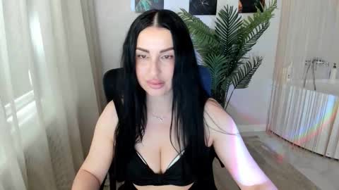 Snapshot of honeyblossome chatting on 05/19/26, 04:30 Jacqueline online show from 05/19/26, 04:30