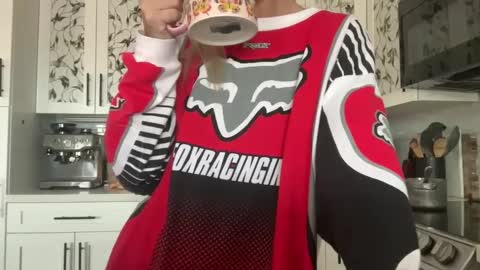 Snapshot of honeybun_z chatting on 10/12/25, 09:03 honeybun_z online show from 10/12/25, 09:03