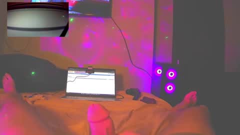 Snapshot of honeydrips_ chatting on 02/17/25, 05:36 Honey Drips online show from 02/17/25, 05:36