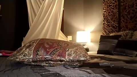 Honey online show from 12/12/24, 12:22