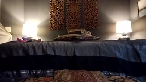 Honey online show from 02/11/25, 02:02