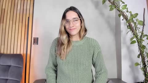 Snapshot of honeyhot69__ chatting on 12/26/24, 11:32 Sofia independent model online show from 12/26/24, 11:32