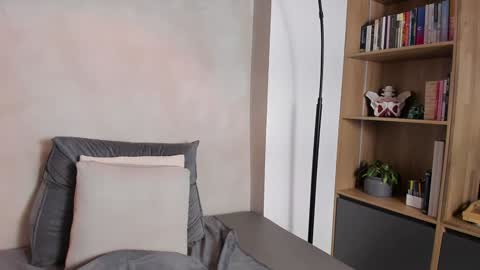 Snapshot of honeyhot69__ chatting on 01/04/25, 02:14 Sofia independent model online show from 01/04/25, 02:14