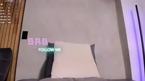Snapshot of honeyhot69__ chatting on 02/19/25, 02:12 Sofia independent model online show from 02/19/25, 02:12