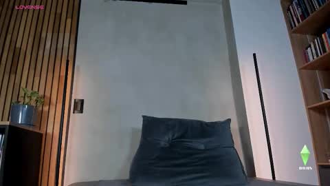 Sofia independent model online show from 11/10/25, 11:31