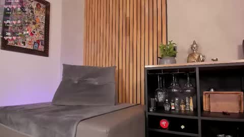 Sofia independent model online show from 02/22/26, 11:42