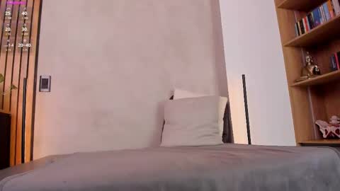 Sofia independent model online show from 04/25/26, 11:13