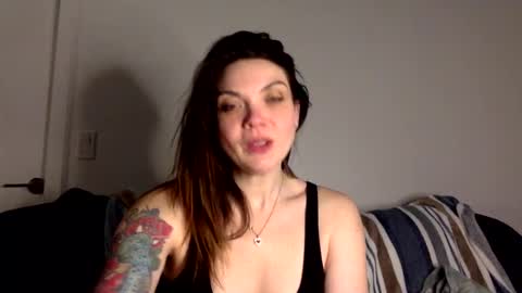 Snapshot of honeymagicxo chatting on 02/10/25, 03:24 honeymagicxo online show from 02/10/25, 03:24