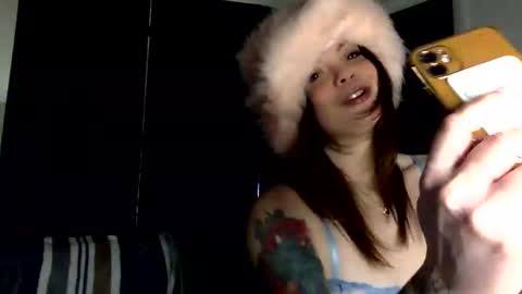 Snapshot of honeymagicxo chatting on 02/13/25, 11:15 honeymagicxo online show from 02/13/25, 11:15