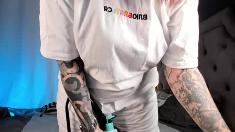 Alexia online show from 04/17/26, 10:40