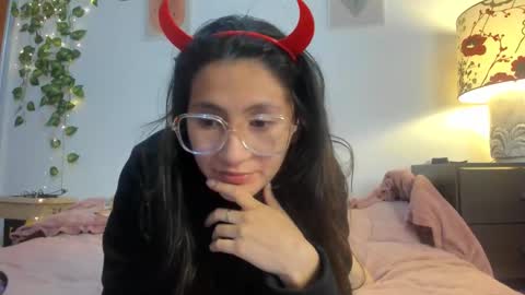 Snapshot of honeymoon1212 chatting on 10/30/25, 12:23 Mila K online show from 10/30/25, 12:23