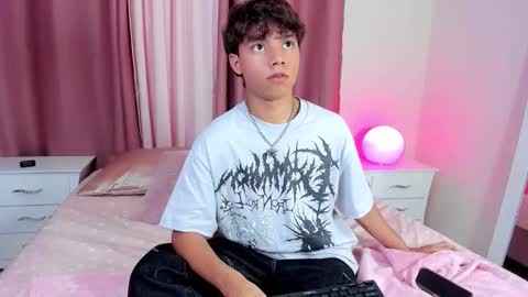 honeymoon_sariel online show from 11/19/25, 08:31