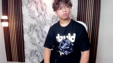 honeymoon_sariel online show from 04/17/26, 01:36