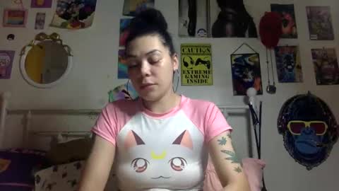 Snapshot of honeyruby chatting on 12/18/25, 03:45 Ruby Sparks online show from 12/18/25, 03:45