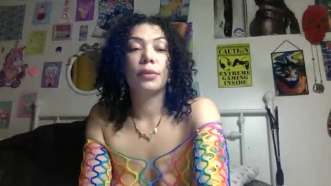 Snapshot of honeyruby chatting on 12/21/25, 05:03 Ruby Sparks online show from 12/21/25, 05:03