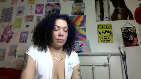 Snapshot of honeyruby chatting on 12/22/25, 05:04 Ruby Sparks online show from 12/22/25, 05:04