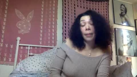 Snapshot of honeyruby chatting on 02/06/26, 04:21 Ruby Sparks online show from 02/06/26, 04:21