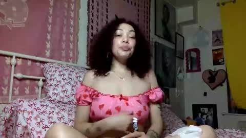 Snapshot of honeyruby chatting on 02/15/26, 04:09 Ruby Sparks online show from 02/15/26, 04:09