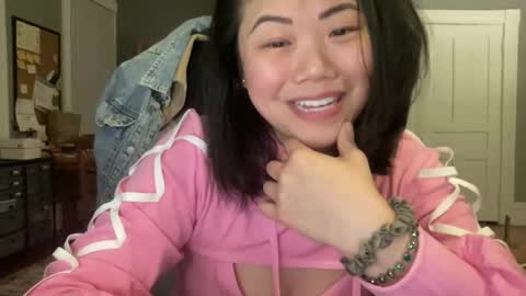 HoneySunshineNeko online show from 03/17/26, 12:15