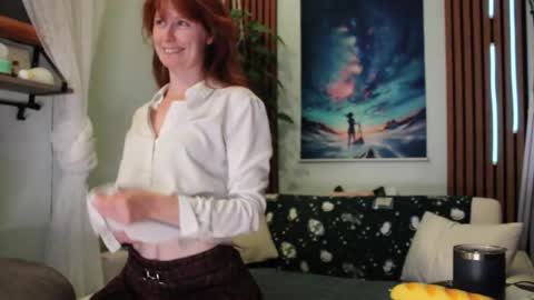 Snapshot of honeyumtoast chatting on 10/22/25, 02:34 Noelle online show from 10/22/25, 02:34
