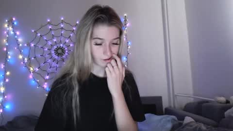 honeyveil online show from 11/16/25, 12:55