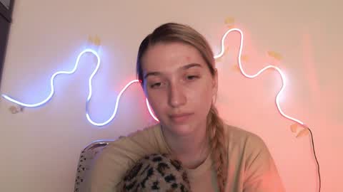 honeyveil online show from 03/28/26, 12:27