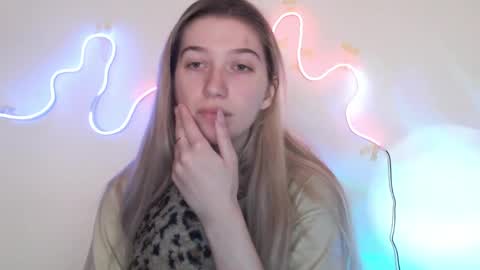 honeyveil online show from 03/30/26, 09:43