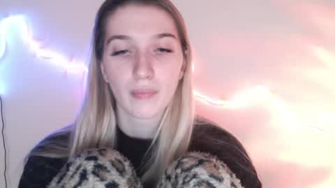 honeyveil online show from 04/16/26, 02:18