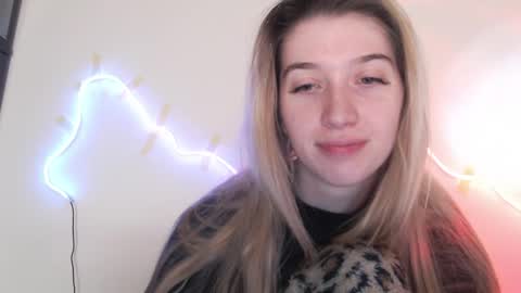 honeyveil online show from 04/23/26, 11:42