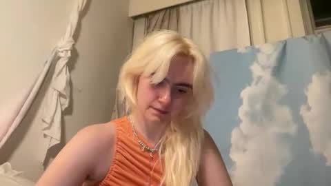 Emi Rose online show from 06/06/26, 02:16