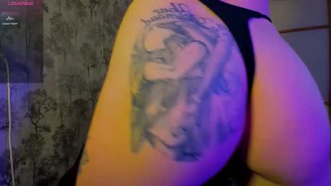 the perfectgirl online show from 10/21/25, 08:20