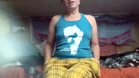 Snapshot of hoodoou chatting on 03/27/26, 02:28 hoodoou online show from 03/27/26, 02:28