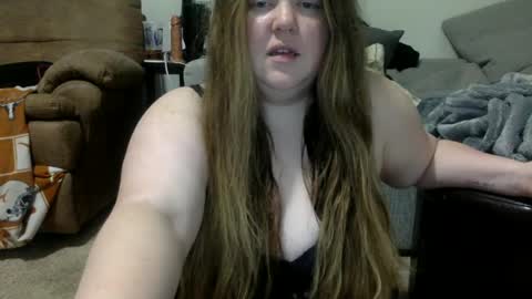 Snapshot of hookedbabe chatting on 01/05/25, 03:11 HookedBabe online show from 01/05/25, 03:11