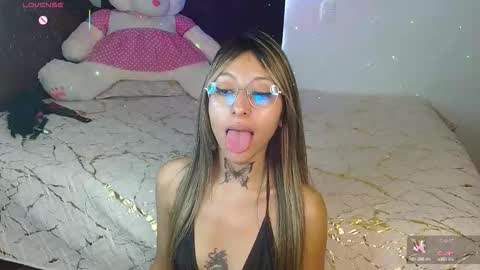 Hoollly Jones online show from 10/17/25, 03:03