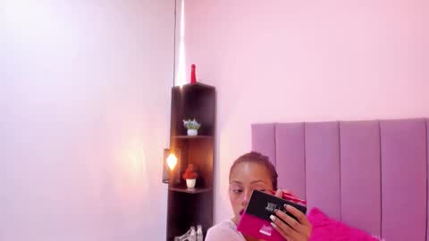 holly online show from 11/10/25, 08:08